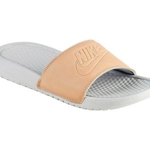 Nike Benassi Slides